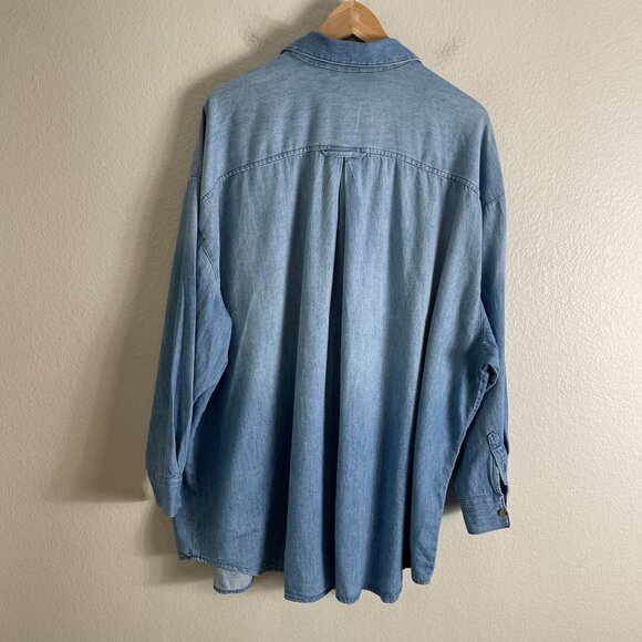 Old Navy Womens Plus 2X Boyfriend Shirt Chambray Button Up Top Oversized - Picture 10 of 11